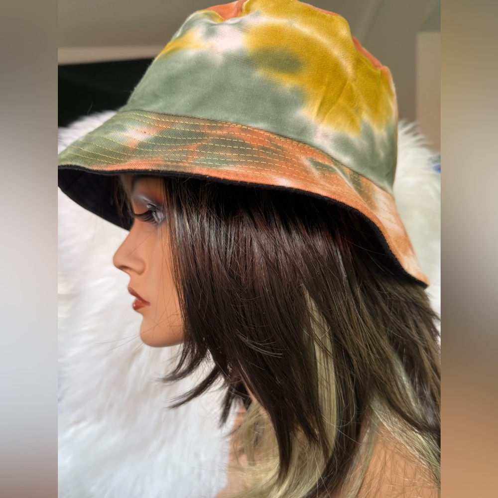 Do everything in love Tie-Dye Bucket Hat